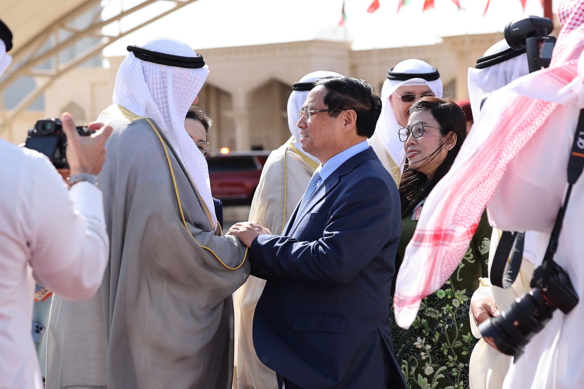 Thủ tướng Phạm Minh Chính rời Kuwait, lên đường thăm chính thức Algeria- Ảnh 2.