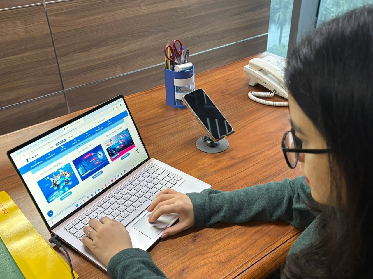 Khách hàng tìm hiểu về XGSPON của VNPT