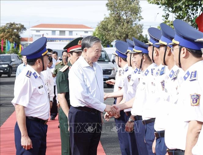 Tổng Bí thư Tô Lâm: Tập trung xây dựng Cảnh sát biển Việt Nam theo hướng 'tinh, gọn, mạnh' tiến thẳng lên hiện đại- Ảnh 1.