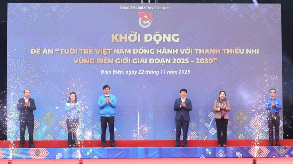 Tuổi trẻ Việt Nam đồng hành với thanh thiếu nhi vùng biên giới