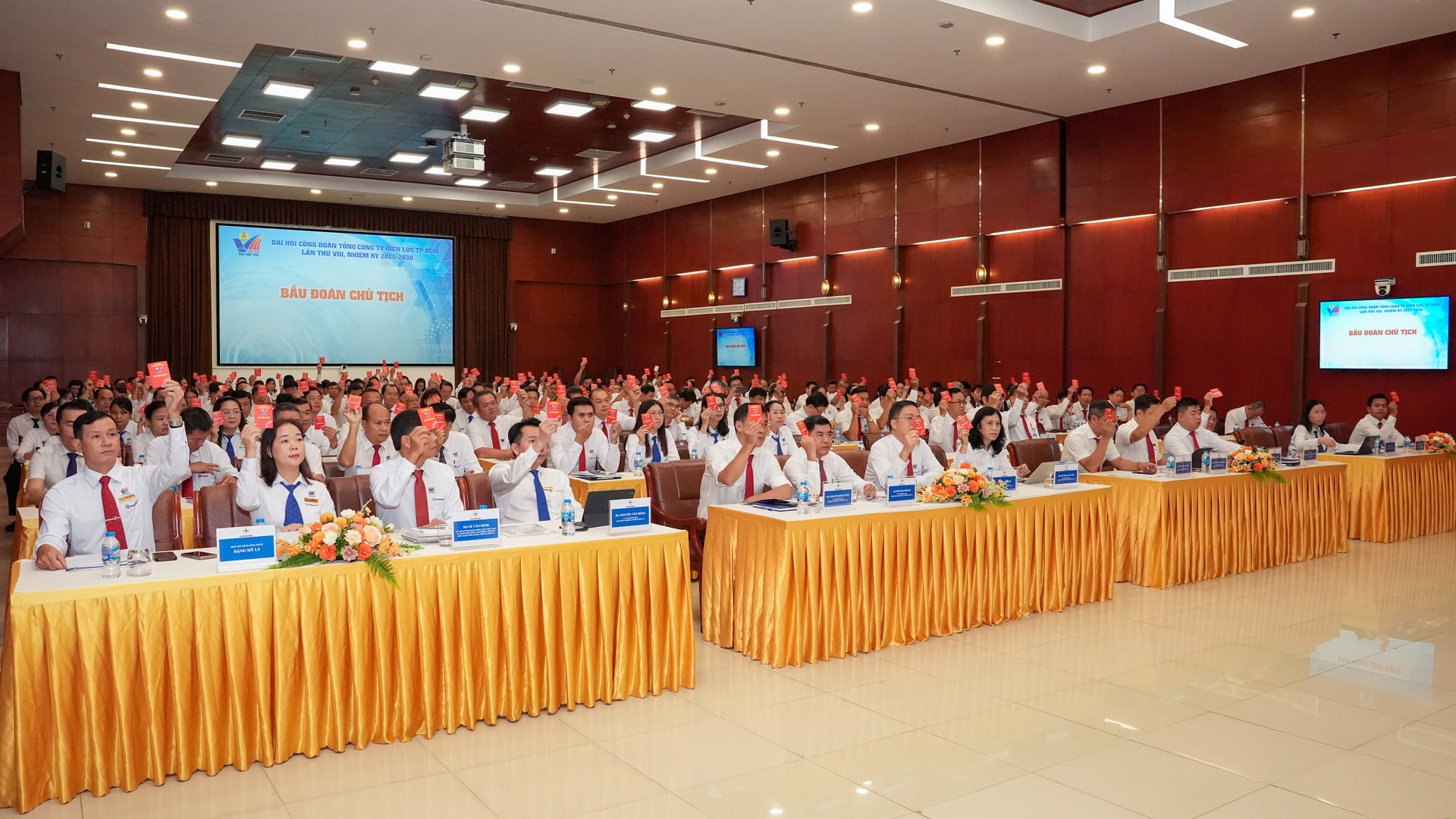 1. Các ĐB biểu quyết Bầu Đoàn Chủ tịch