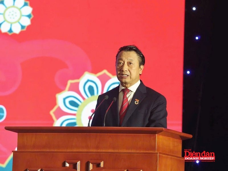 Phó Chủ tịch VCCI Nguyễn Quang Vinh phát biểu đề dẫn tại phiên thảo luận