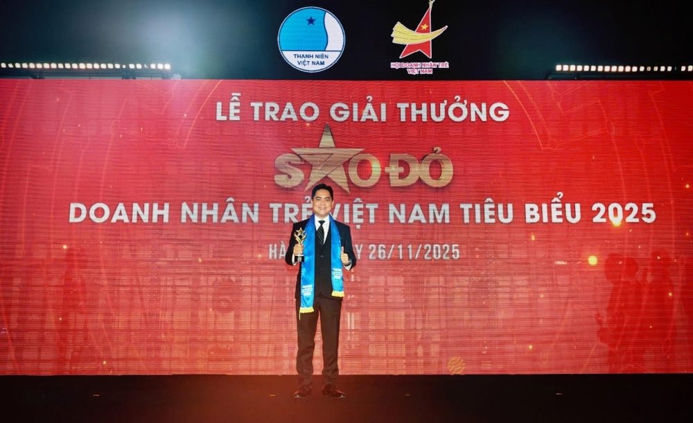 CEO CareerViet ghi dấu ấn tại giải thưởng Sao Đỏ - Doanh nhân trẻ Việt Nam CEO CareerViet ghi dấu ấn tại giải thưởng Sao Đỏ - Doanh nhân trẻ Việt Nam