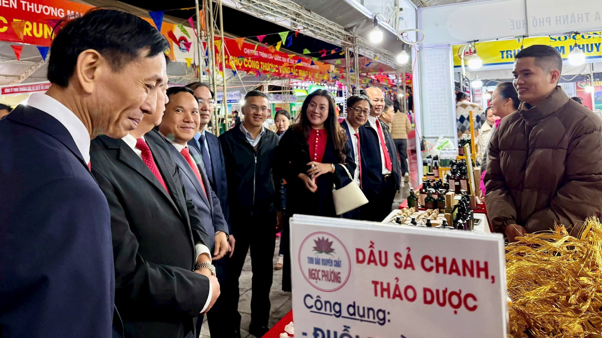 Hội họ công thuong bác tung bộ - Hà Tĩnh