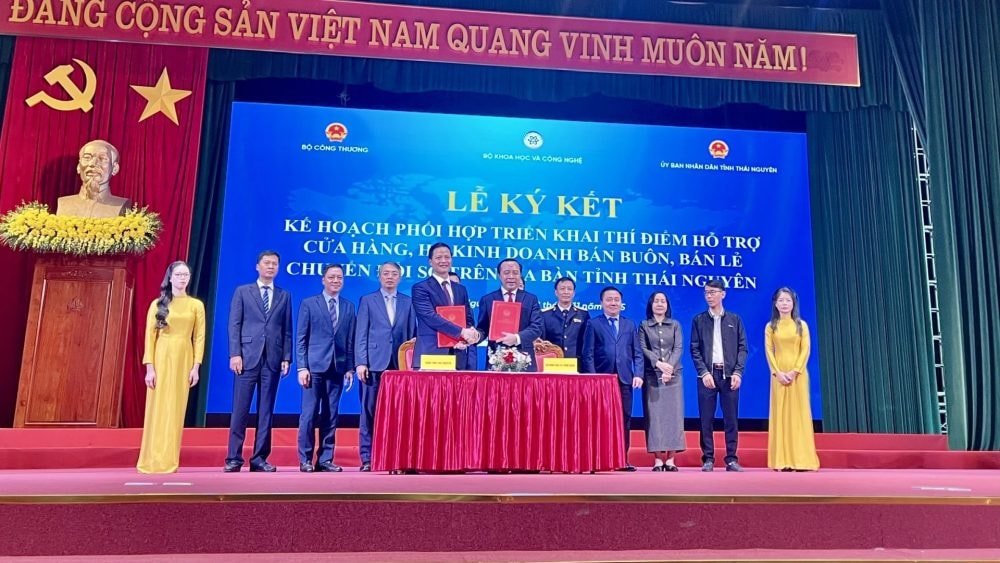 Thái Nguyên thí điểm hỗ trợ chuyển đổi số cho gần 20.000 hộ kinh doanh Thái Nguyên thí điểm hỗ trợ chuyển đổi số cho gần 20.000 hộ kinh doanh