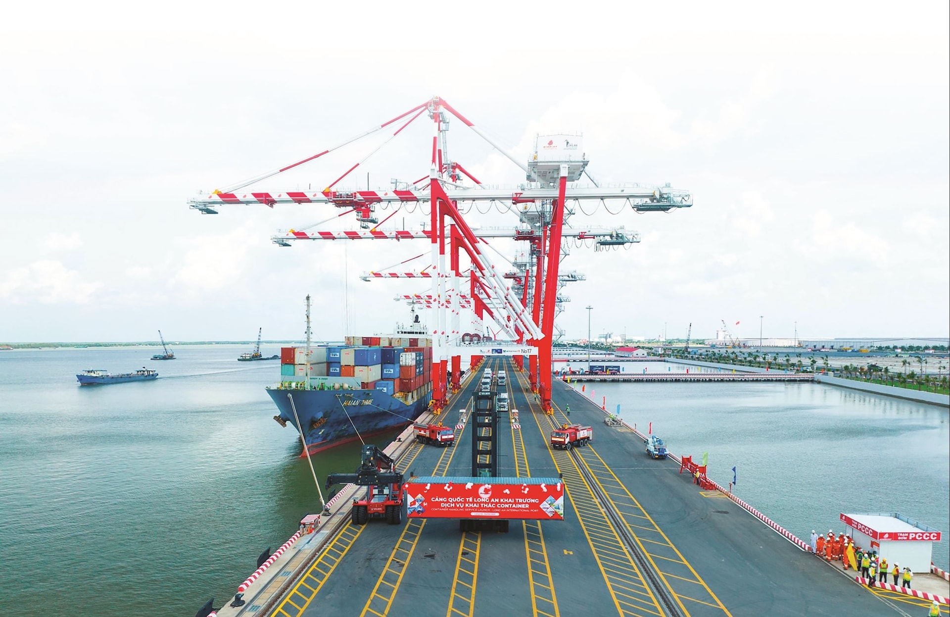 Cảng Quốc tế Long An đi vào hoạt động đã tạo ra bước đột phá trong phát triển hạ tầng giao thông.