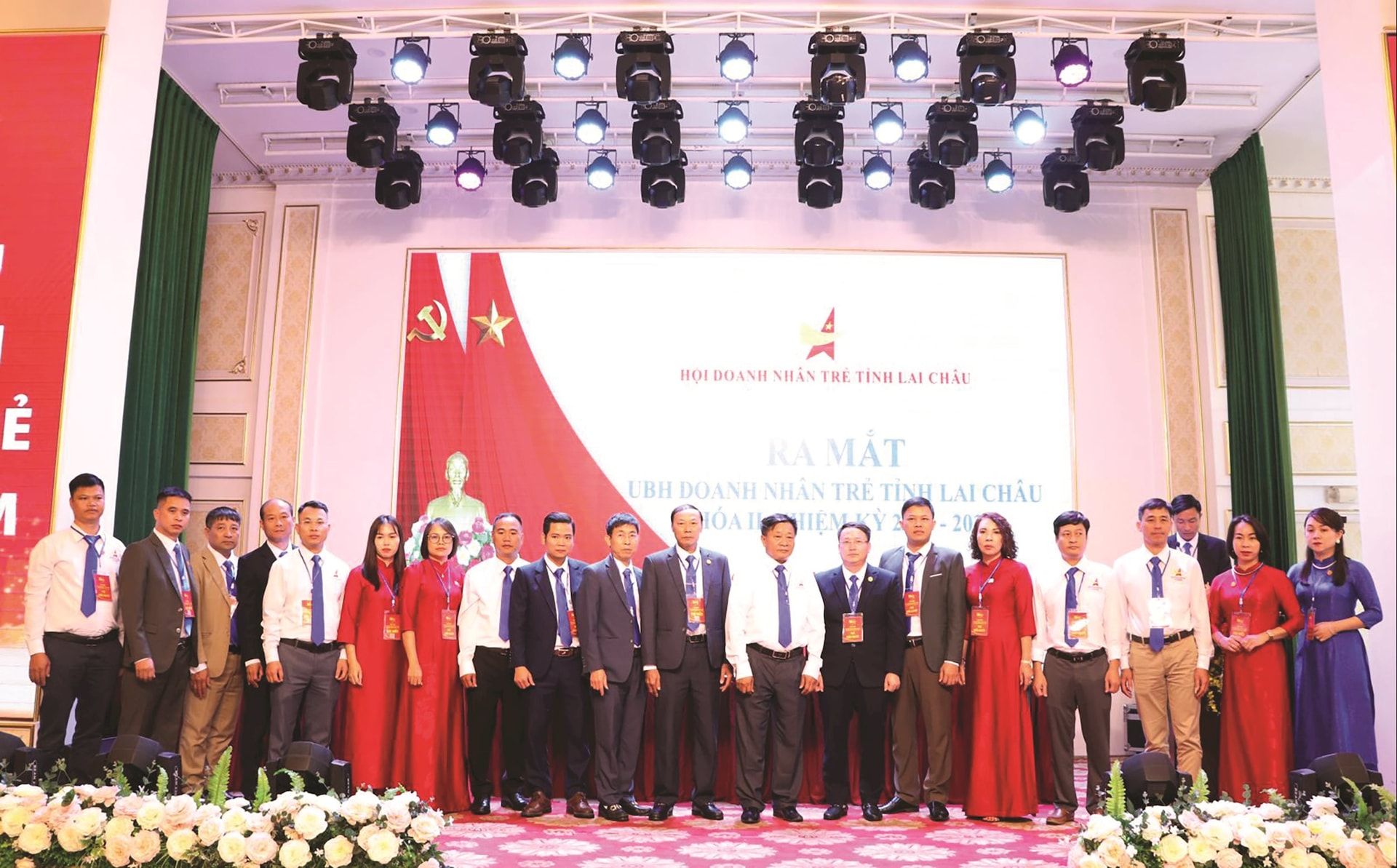 Ủy viên Ủy ban Hội Doanh nhân trẻ tỉnh Lai Châu khóa II, nhiệm kỳ 2025 - 2030 ra mắt Đại hội.