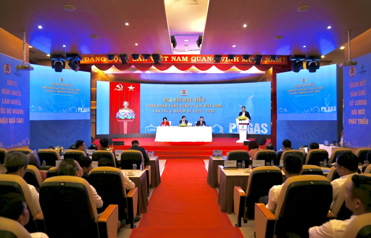 H1. Toàn cảnh đại hội