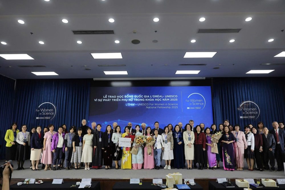 Học bổng L’Oréal – UNESCO: 16 năm nâng bước nhà khoa học nữ Việt Nam ra thế giới Học bổng L’Oréal – UNESCO: 16 năm nâng bước nhà khoa học nữ Việt Nam ra thế giới