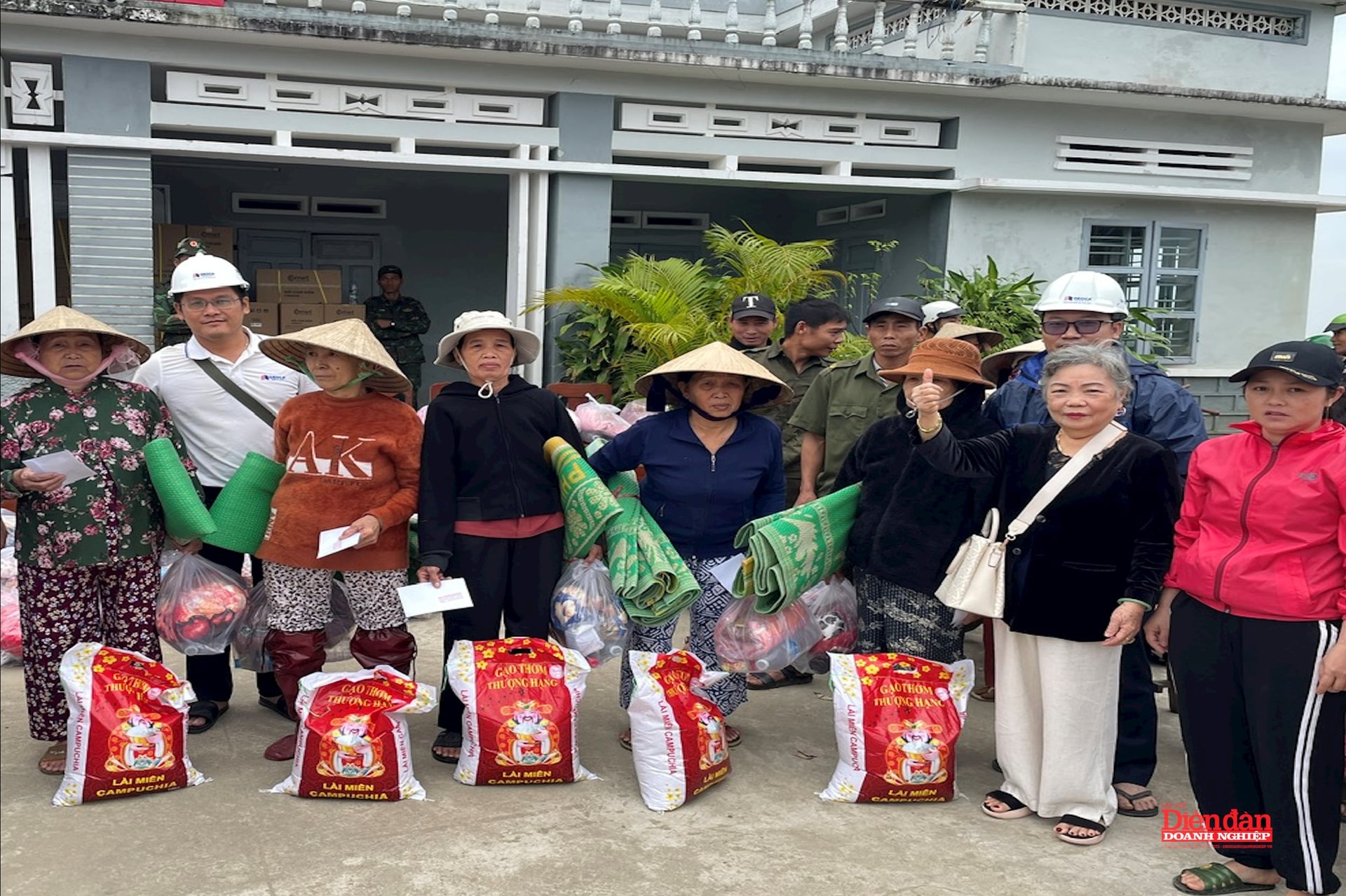 HINH TỪ THIỆN 1