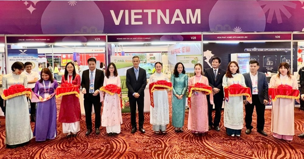 Khai mạc Hội chợ Thương mại Việt Nam tại Campuchia 2025