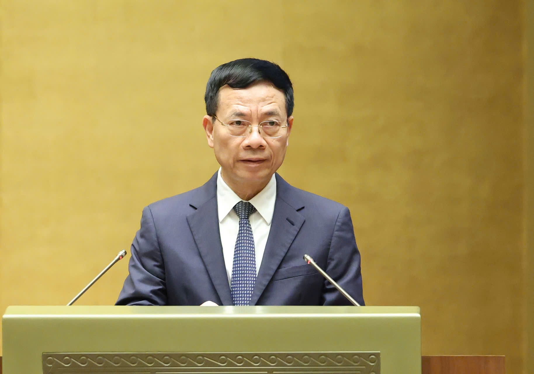 Bộ trưởng Bộ Khoa học & Công nghệ Nguyễn Mạnh Hùng trình bày báo cáo tóm tắt