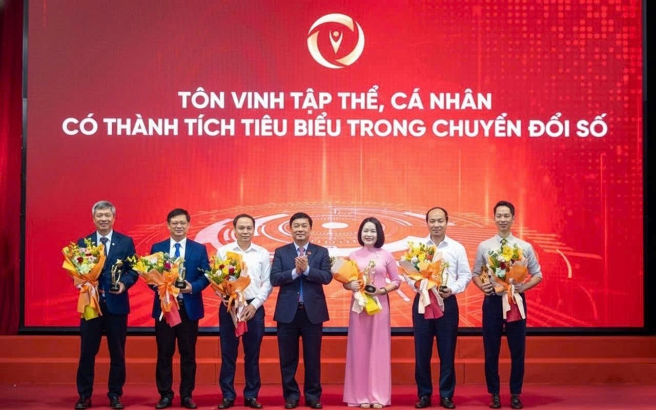 Phó chủ tịch Hồ Quang Bửu