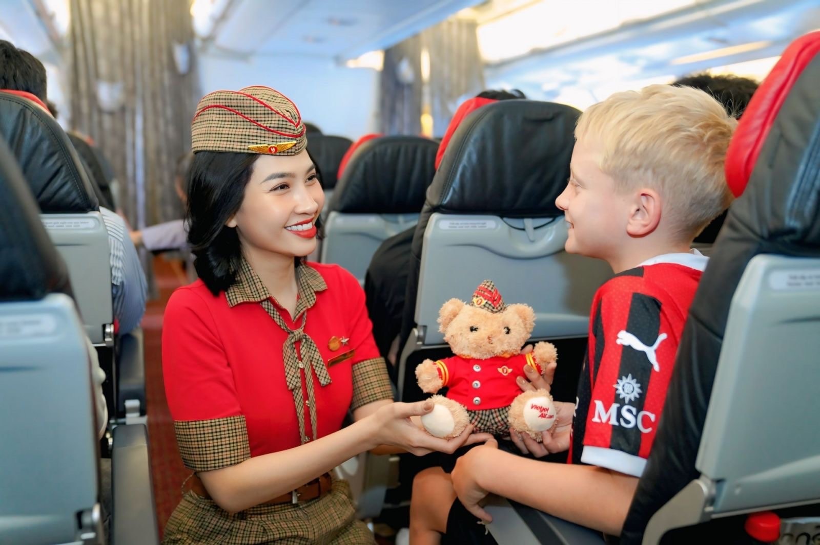Tiep vien hang khong Vietjet