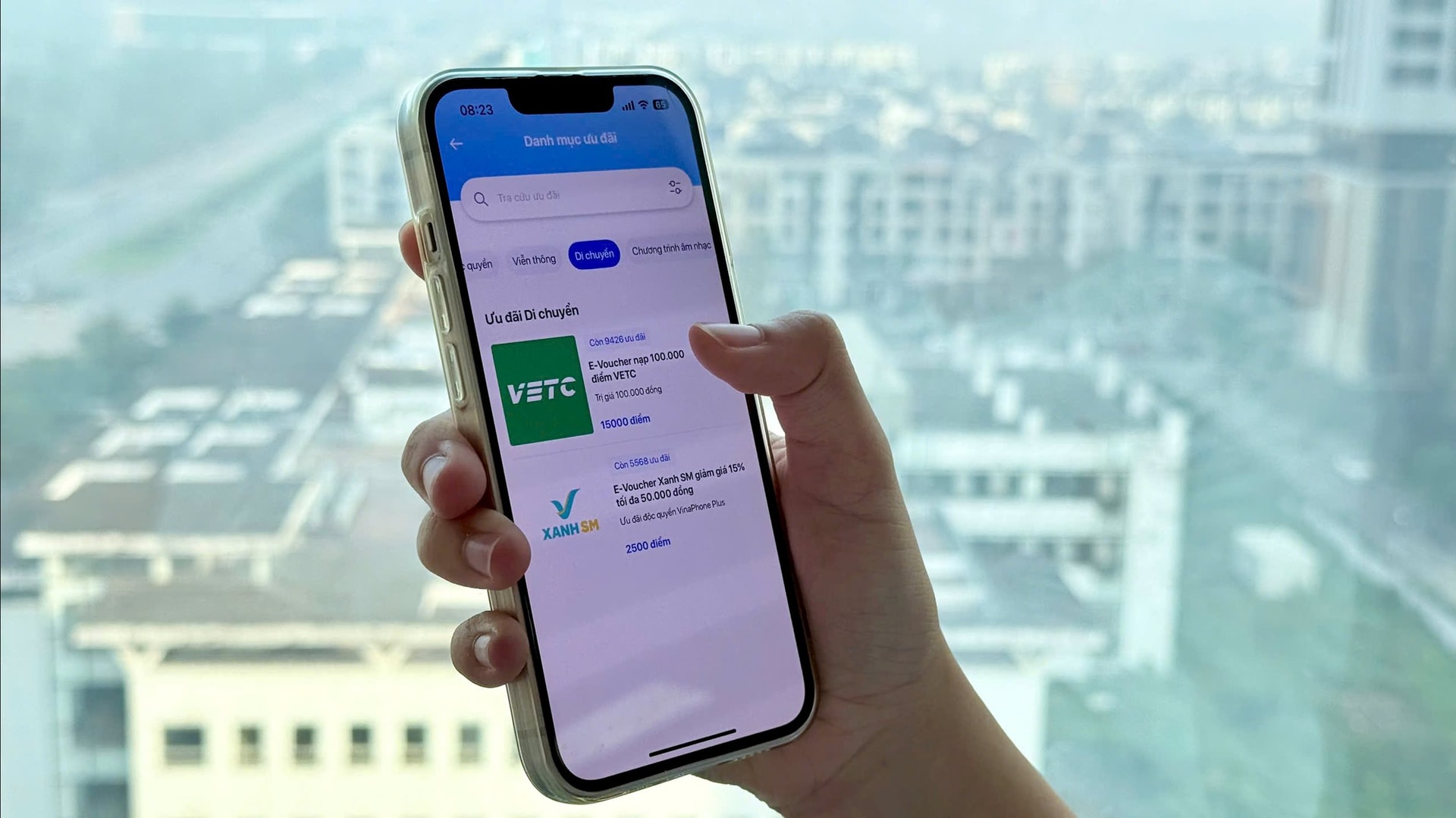 VinaPhone Plus tung loạt ưu đãi di chuyển dịp cuối năm - Giảm đến 15% Xanh SM, nhận tới 400.000 đồng phí dịch vụ VETC