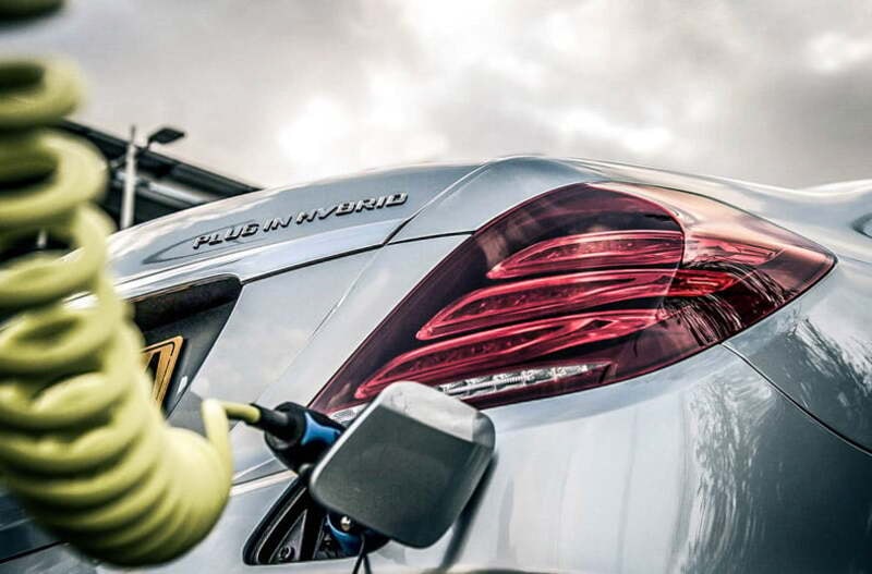 what_is_a_plug_in_hybrid_car_resized (1)