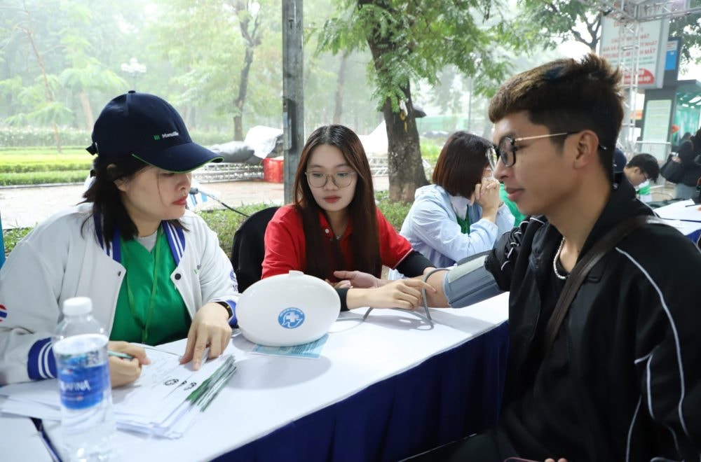 Thầy thuốc trẻ chung tay nâng cao chất lượng chăm sóc sức khỏe Nhân dân