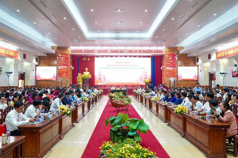 Lãnh đạo tỉnh Đồng Tháp gặp gỡ doanh nghiệp nhân dịp ngày Doanh nhân Việt Nam