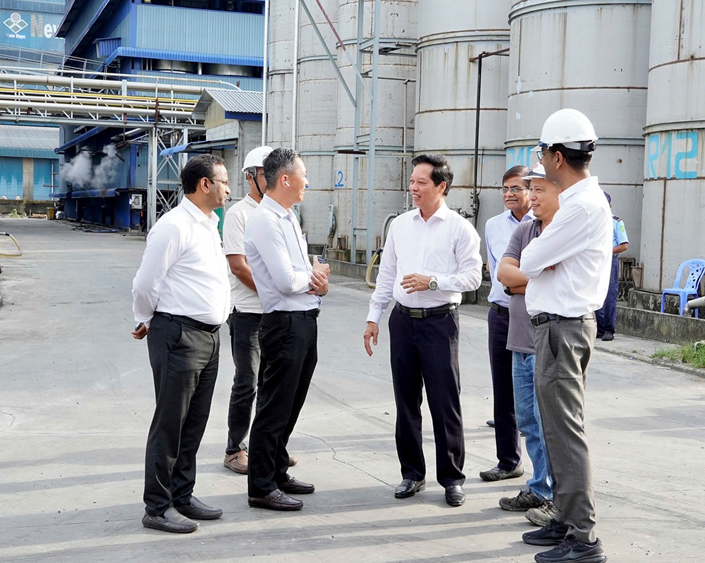Phó Chủ tịch Ủy ban nhân dân tỉnh Nguyễn Thành Diệu đến thăm tại Công ty Trách nhiệm hữu hạn Dầu gạo Shethia Hemraj