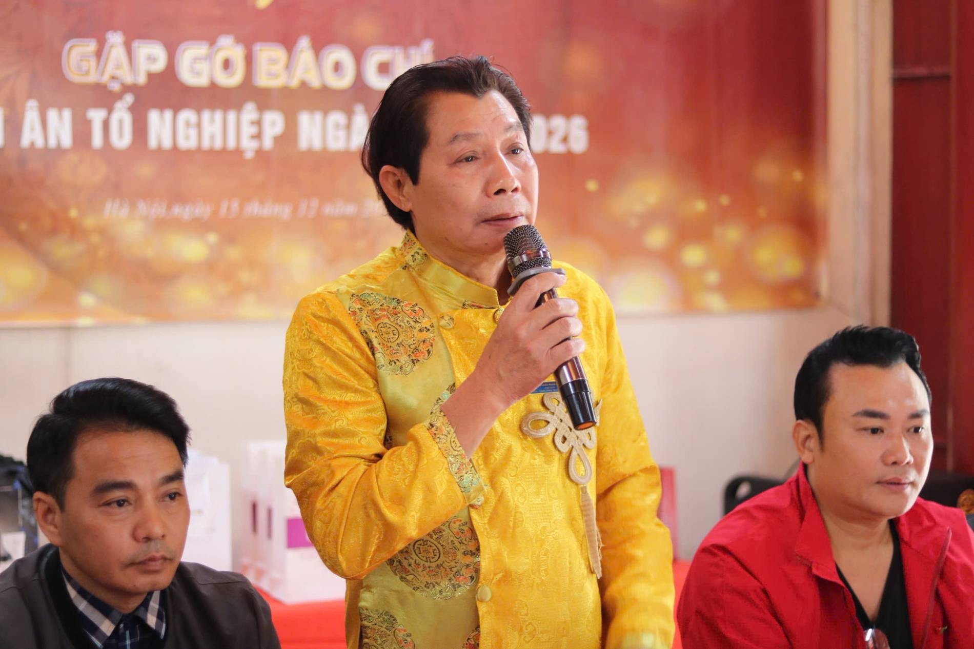 Nghệ nhân làng nghề cắt tóc Kim Liên tri ân Tổ nghề