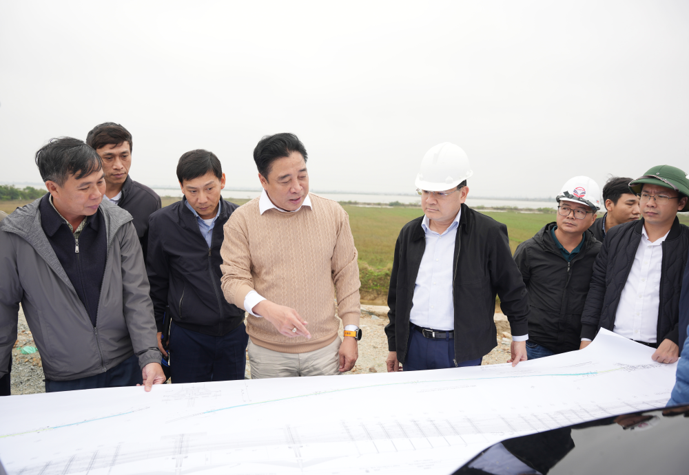 Huế 2025: Vượt sóng tạo bứt phá