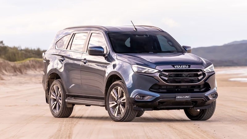 Ô tô tồn kho từ 2023 và 2024 giảm giá hàng trăm triệu