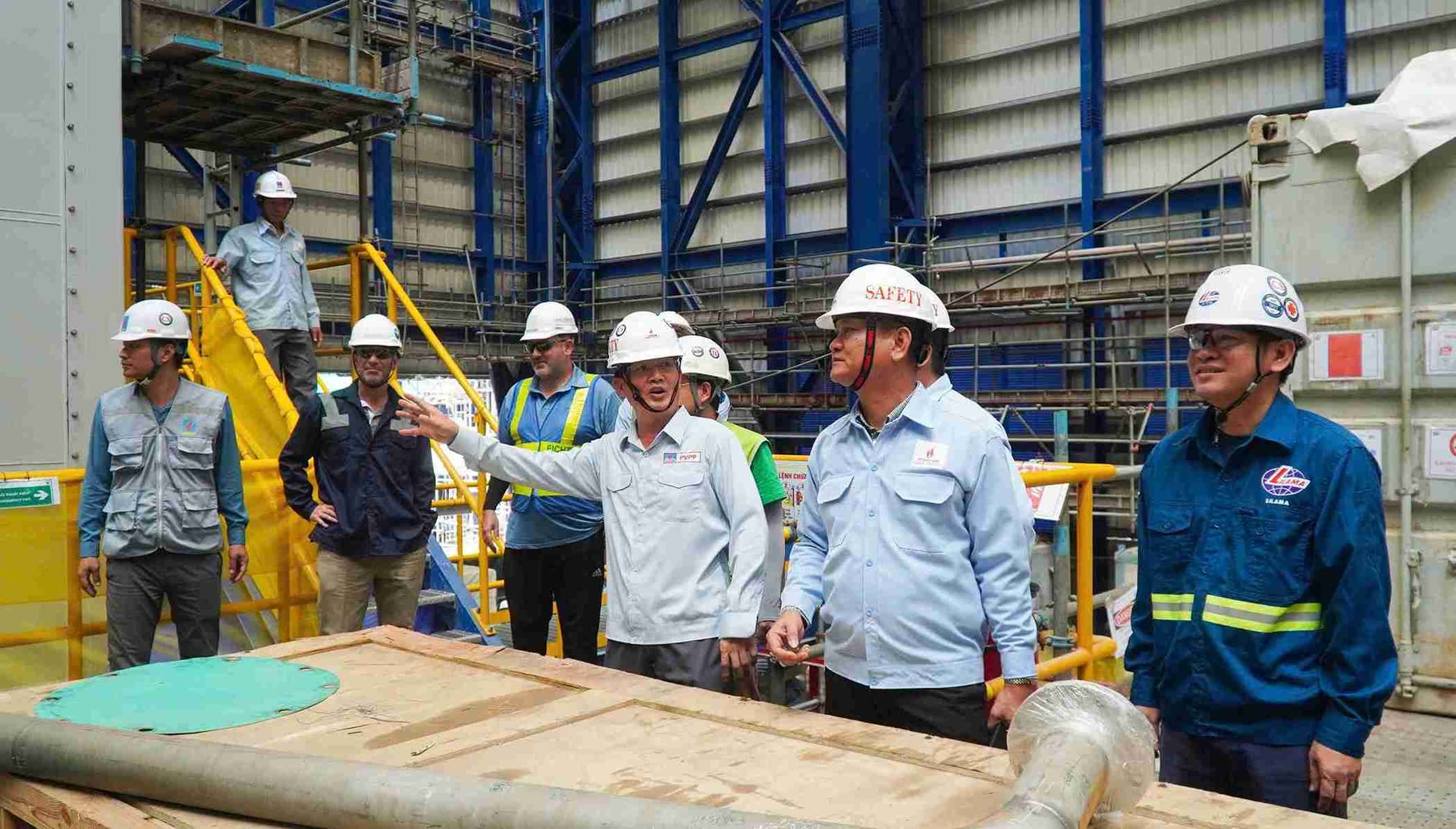 2. PV Power phoi hop voi lien danh nha thau doc thuc don vi thi cong day nhanh tien do, som duy du an ve dich_11zon