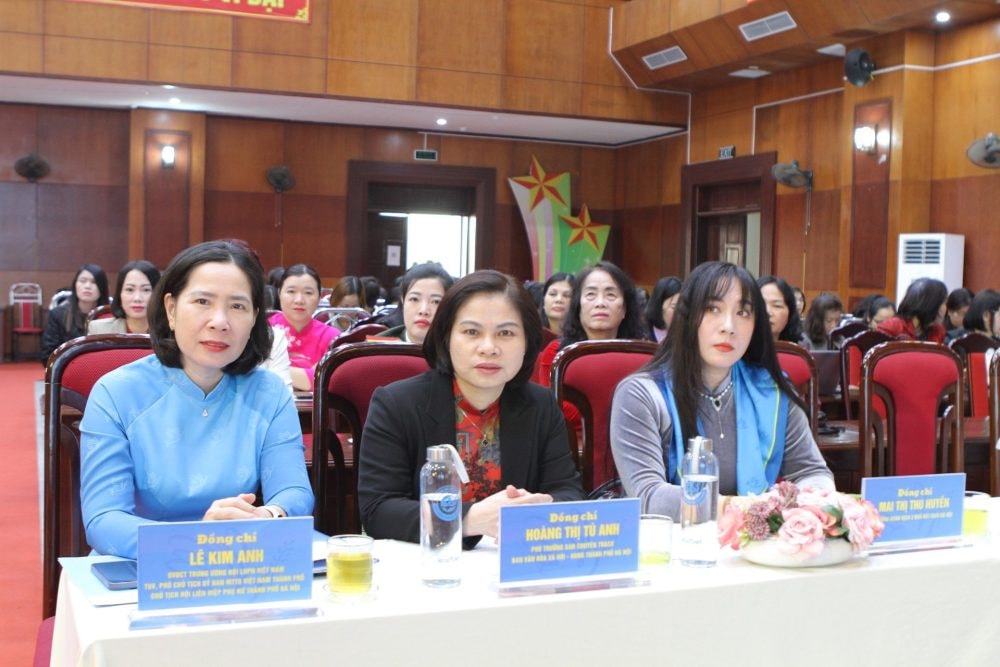 Hà Nội quán triệt Nghị quyết Đại hội phụ nữ lần thứ XVII, phát động phong trào thi đua năm 2026