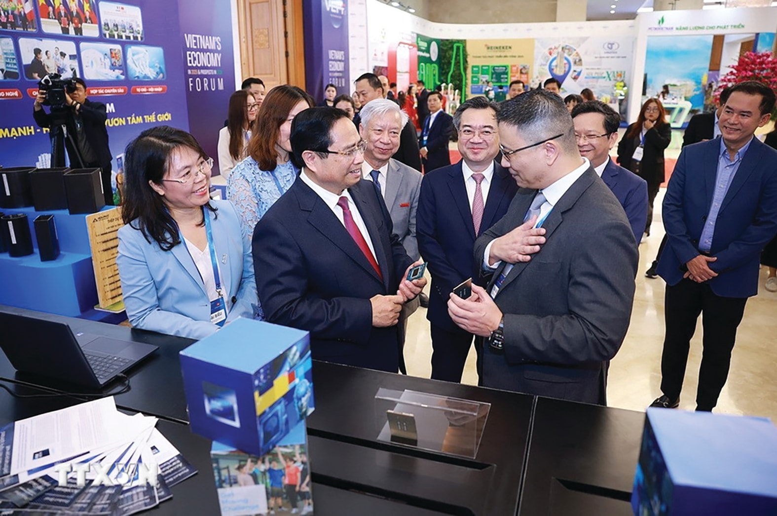 thu-tuong-dien-dan-kinh-te-viet-nam-10.jpg