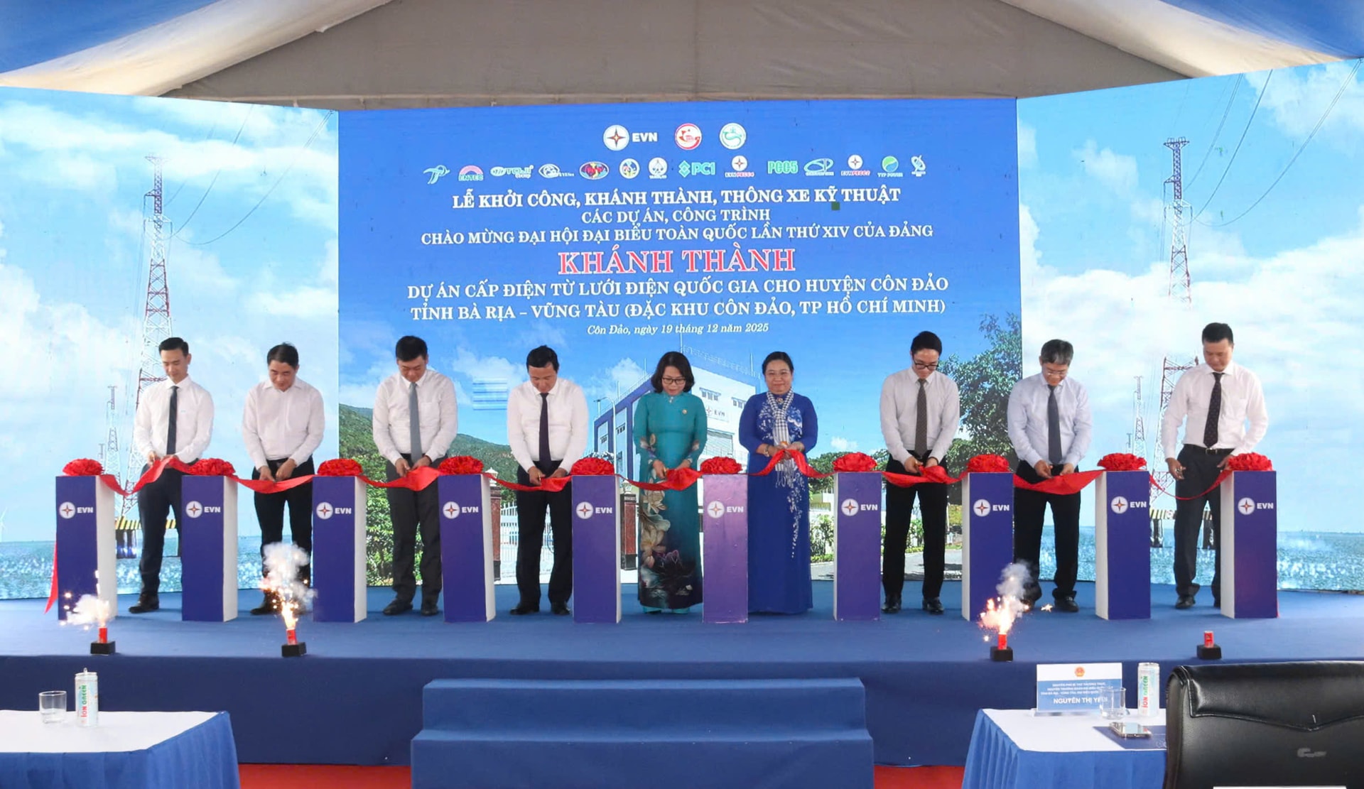 Cắt băng khánh thành Dự án cấp điện từ điện lưới quốc gia cho huyện Côn Đảo (1)