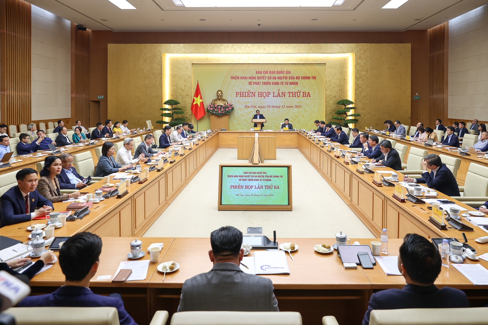 Thủ tướng: Củng cố niềm tin, hành động thực chất, hiệu quả, đột phá để phát triển kinh tế tư nhân- Ảnh 8.