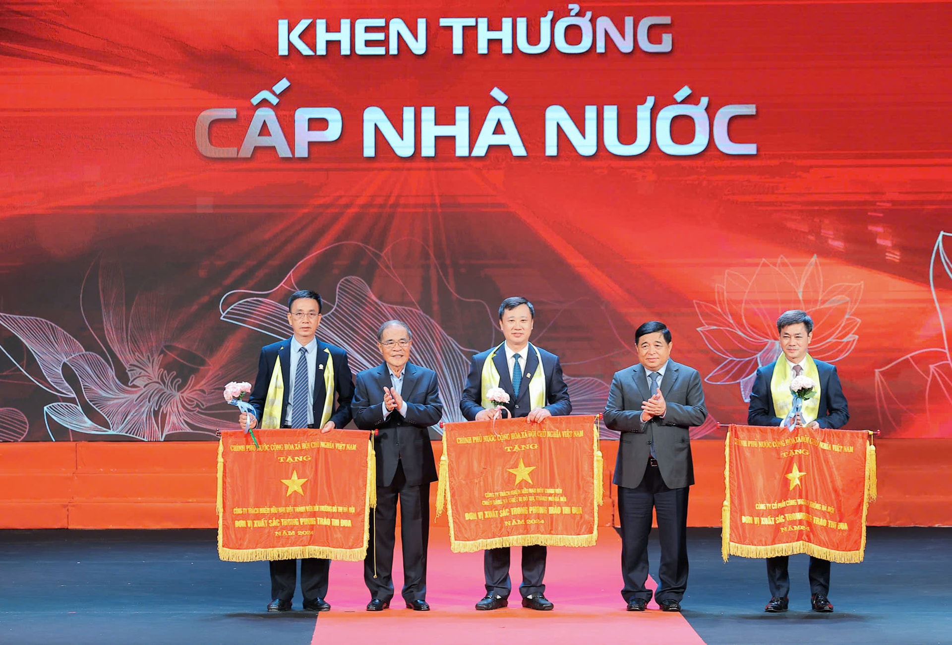 Lễ Tôn vinh Doanh nhân – Doanh nghiệp Thăng Long 2025 là dịp biểu dương các doanh nghiệp, doanh nhân tiêu biểu trong sản xuất – kinh doanh.