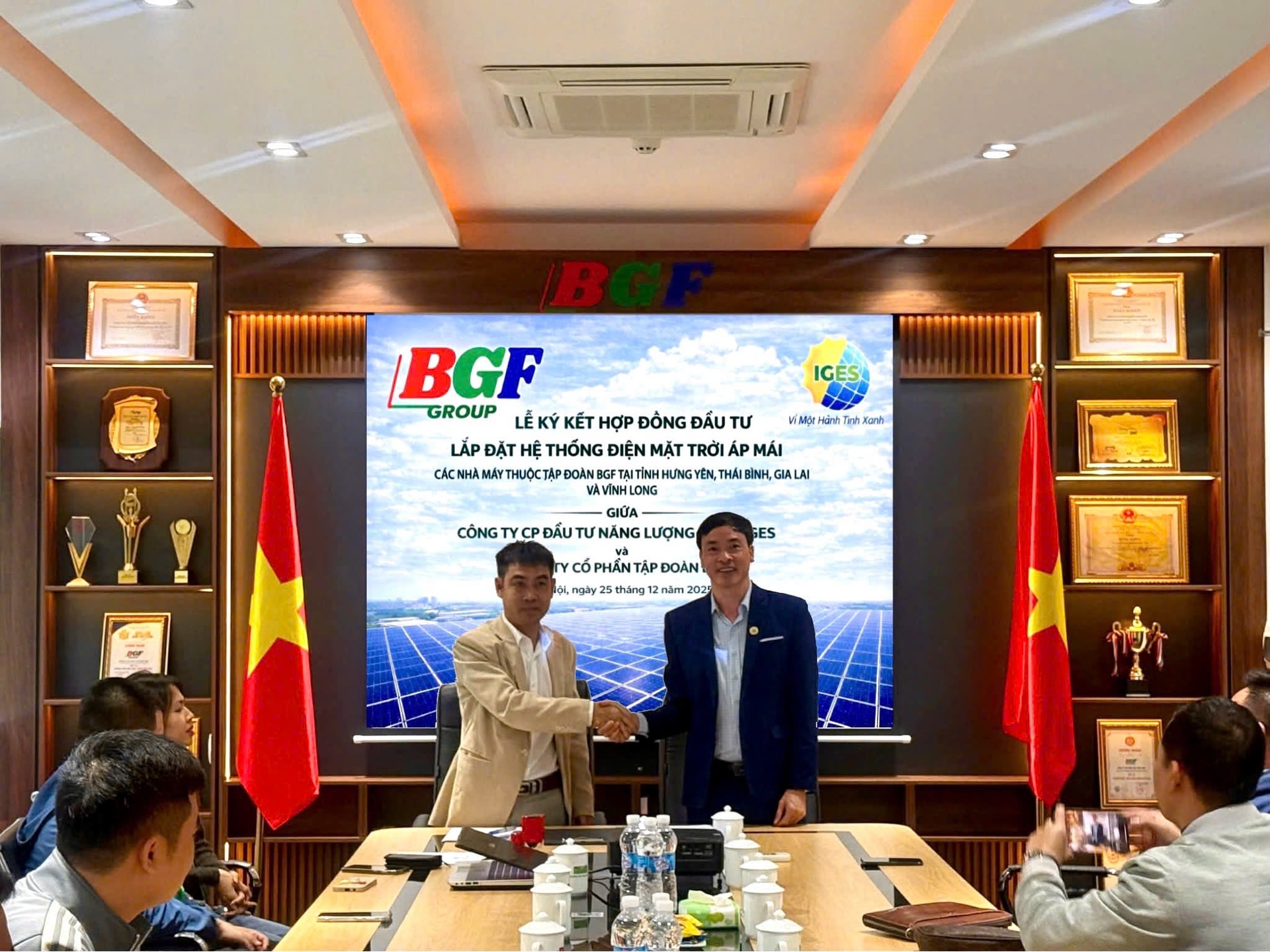 BGF chuyển đổi xanh, hợp tác cùng IGES triển khai điện mặt trời áp mái