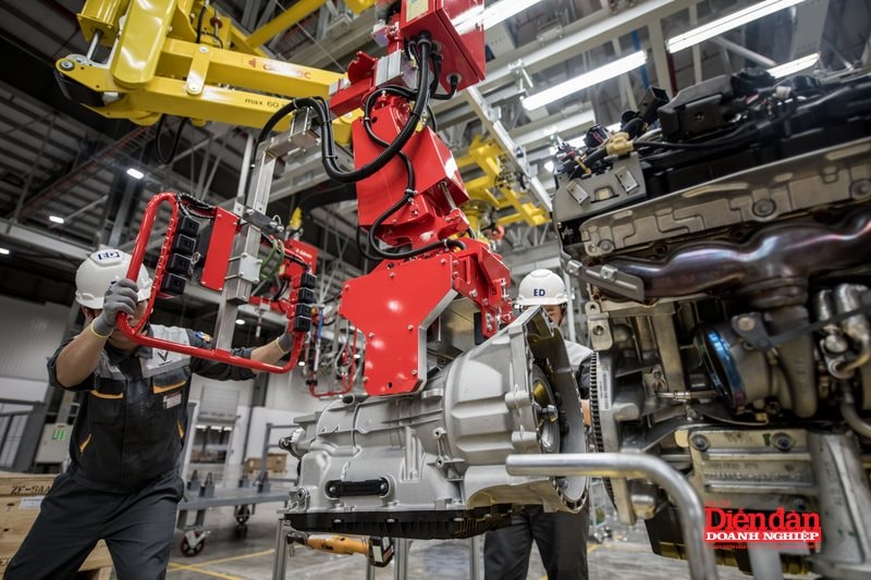 Hoat dong tai xuong lap rap (1)