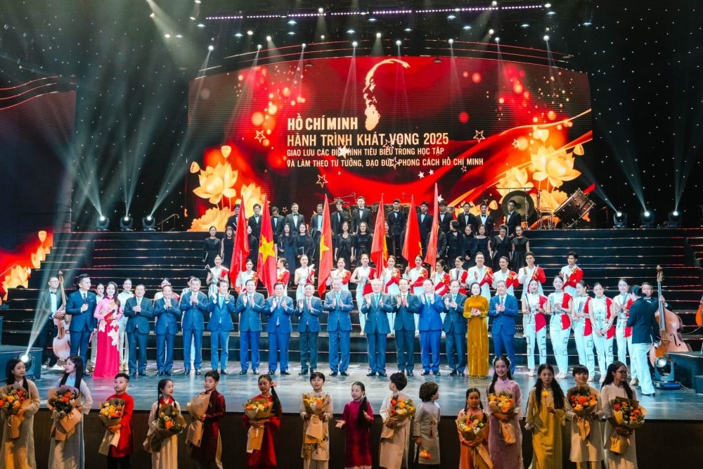 Tôn vinh 26 điển hình tiêu biểu trong học tập và làm theo tư tưởng Hồ Chí Minh