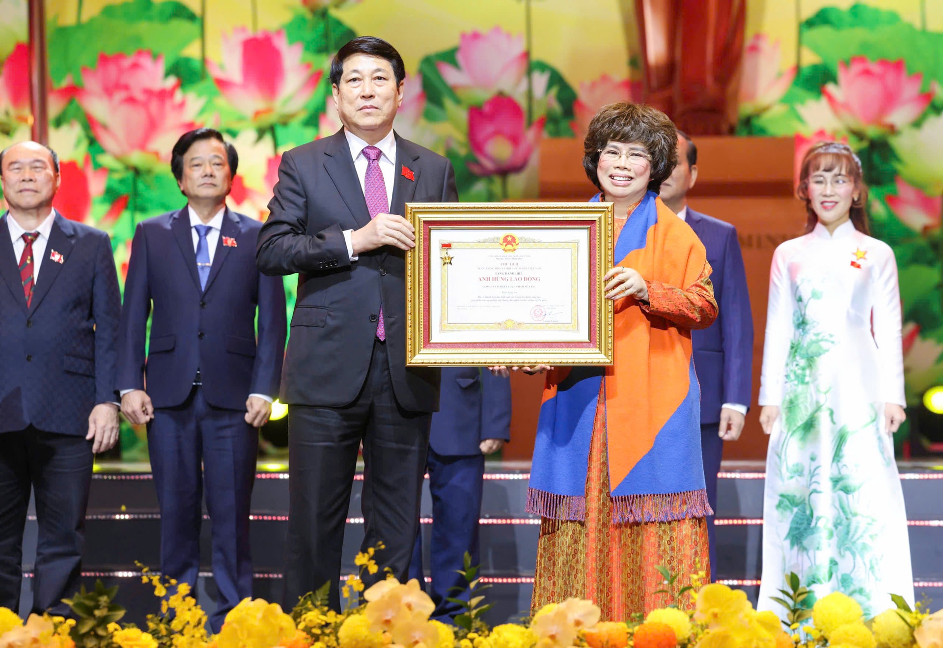 TH nháº­n AHLÄ 1