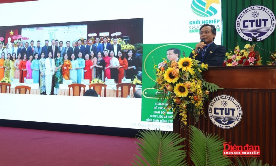 O6n trình bày tham luận tại Hội thảo.