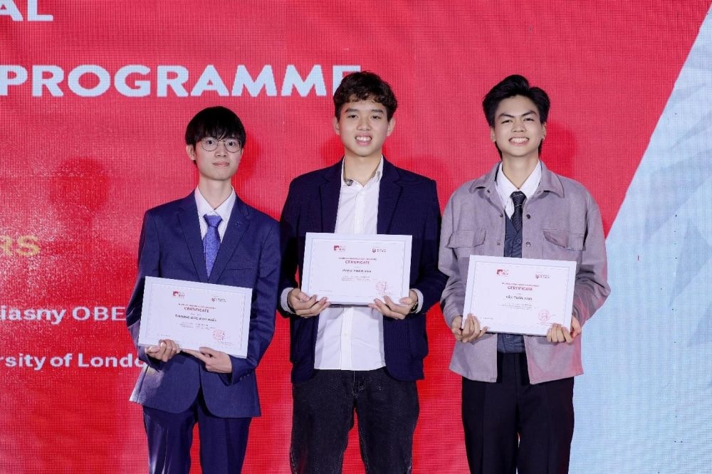 Sinh viên Việt Nam vào nhóm dẫn đầu thế giới tại các chương trình quốc tế của Đại học London Sinh viên Việt Nam vào nhóm dẫn đầu thế giới tại các chương trình quốc tế của Đại học London