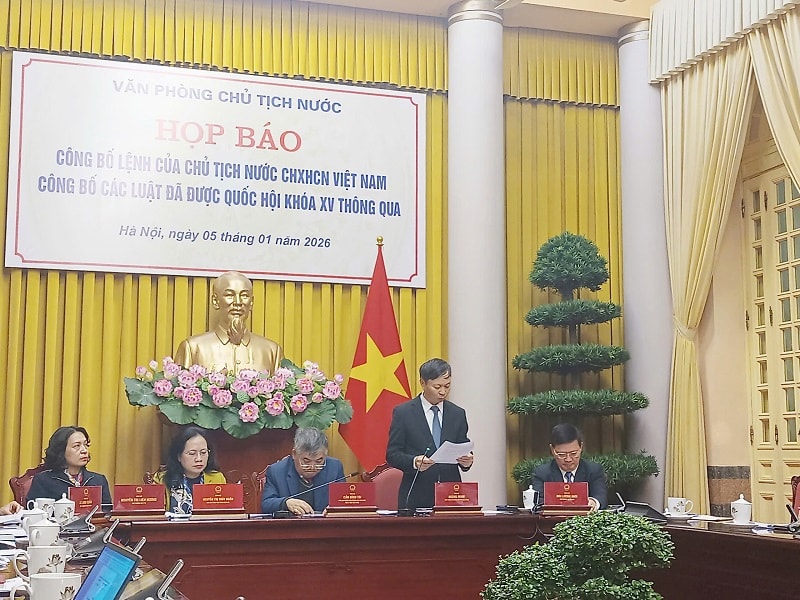 cong-bo-lenh-cua-chu-tich-nuoc-ve-13-luat-vua-duoc-quoc-hoi-xv-thong-qua-2.jpg