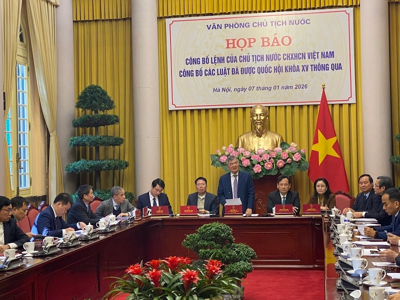 bong-bo-lenh-cua-chu-tich-nuoc-ve-nhieu-luat-moi-vua-duoc-quoc-hoi-thong-qua-1.jpg