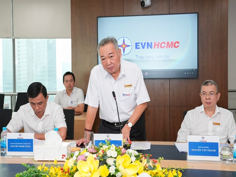 Ông Nguyễn Văn Thanh – Tổng giám đốc EVNHCMC phát biểu tại buổi làm việc