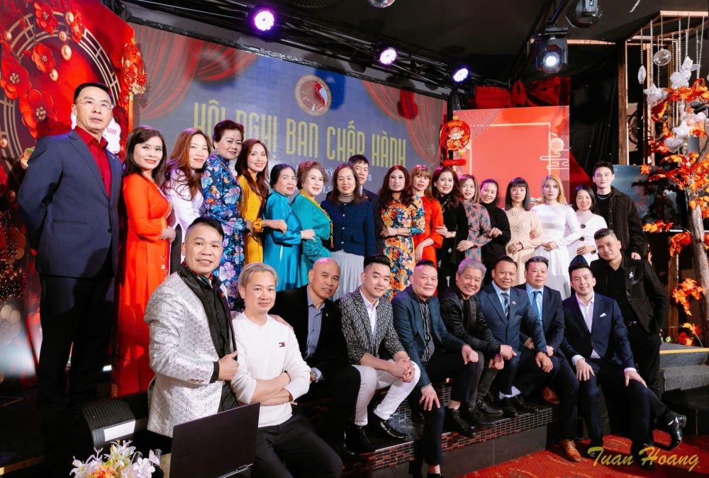 HỘI VHNT VIỆT NAM TẠI CH SÉC: NƠI GẮN KẾT CỘNG ĐỒNG VÀ LAN TỎA GIÁ TRỊ VĂN HÓA VIỆT NƠI XA XỨ