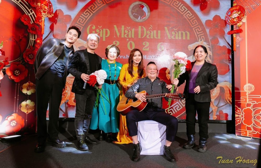 HỘI VHNT VIỆT NAM TẠI CH SÉC: NƠI GẮN KẾT CỘNG ĐỒNG VÀ LAN TỎA GIÁ TRỊ VĂN HÓA VIỆT NƠI XA XỨ