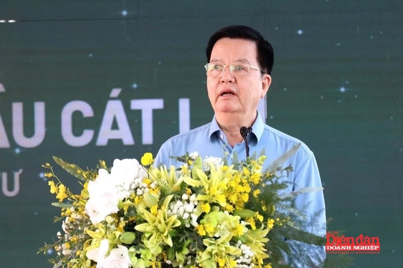 ông Mai Văn chính