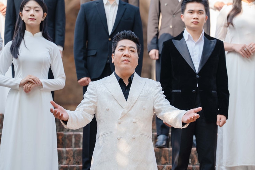 NSND Quốc Hưng ghi hình MV Đất nước hôm nay