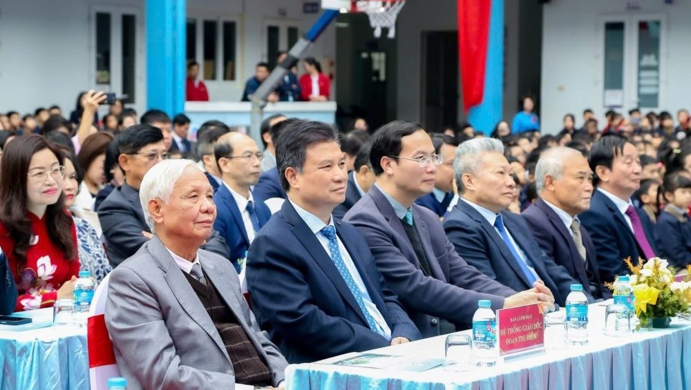 Trường Tiểu học Đoàn Thị Điểm Hà Nội đón nhận Danh hiệu Anh hùng Lao động