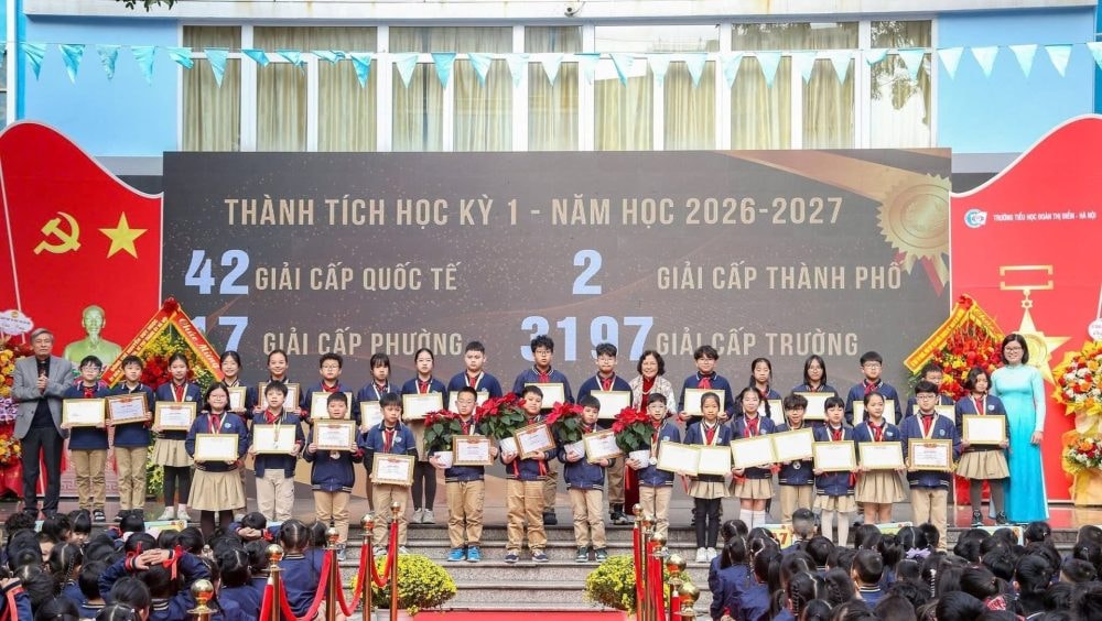 Trường Tiểu học Đoàn Thị Điểm Hà Nội đón nhận Danh hiệu Anh hùng Lao động