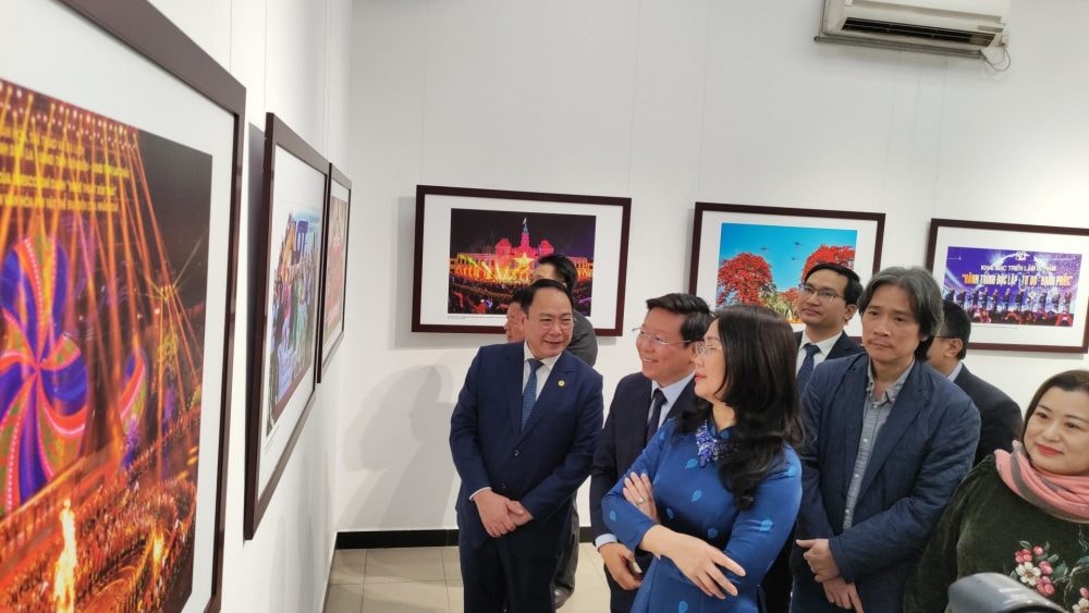 Khai mạc Triển lãm ảnh “Mừng Đảng, Mừng Xuân và Chào mừng thành công Đại hội lần thứ XIV của Đảng”