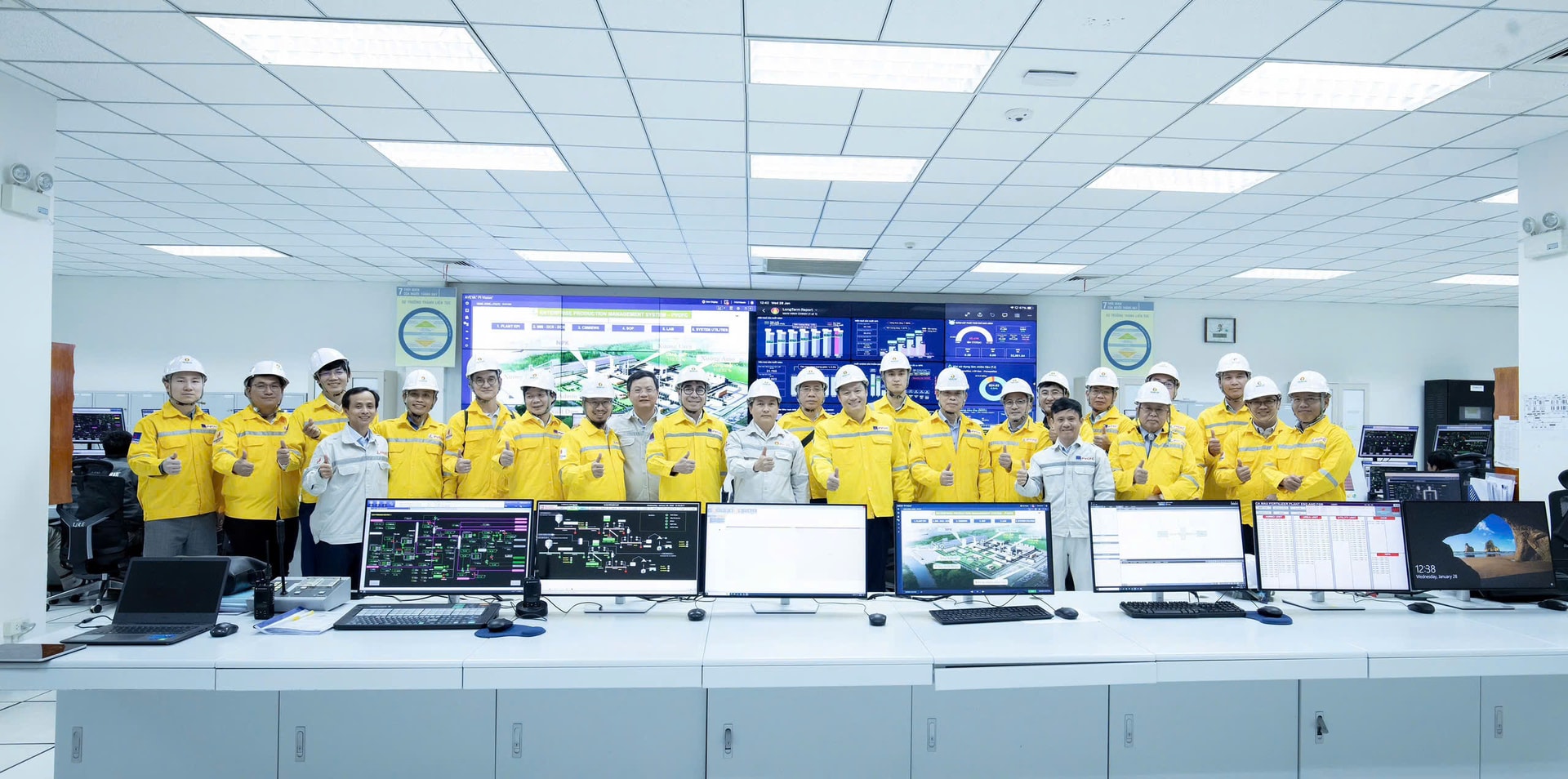 Trải nghiệm và vận hành nhà máy thông minh