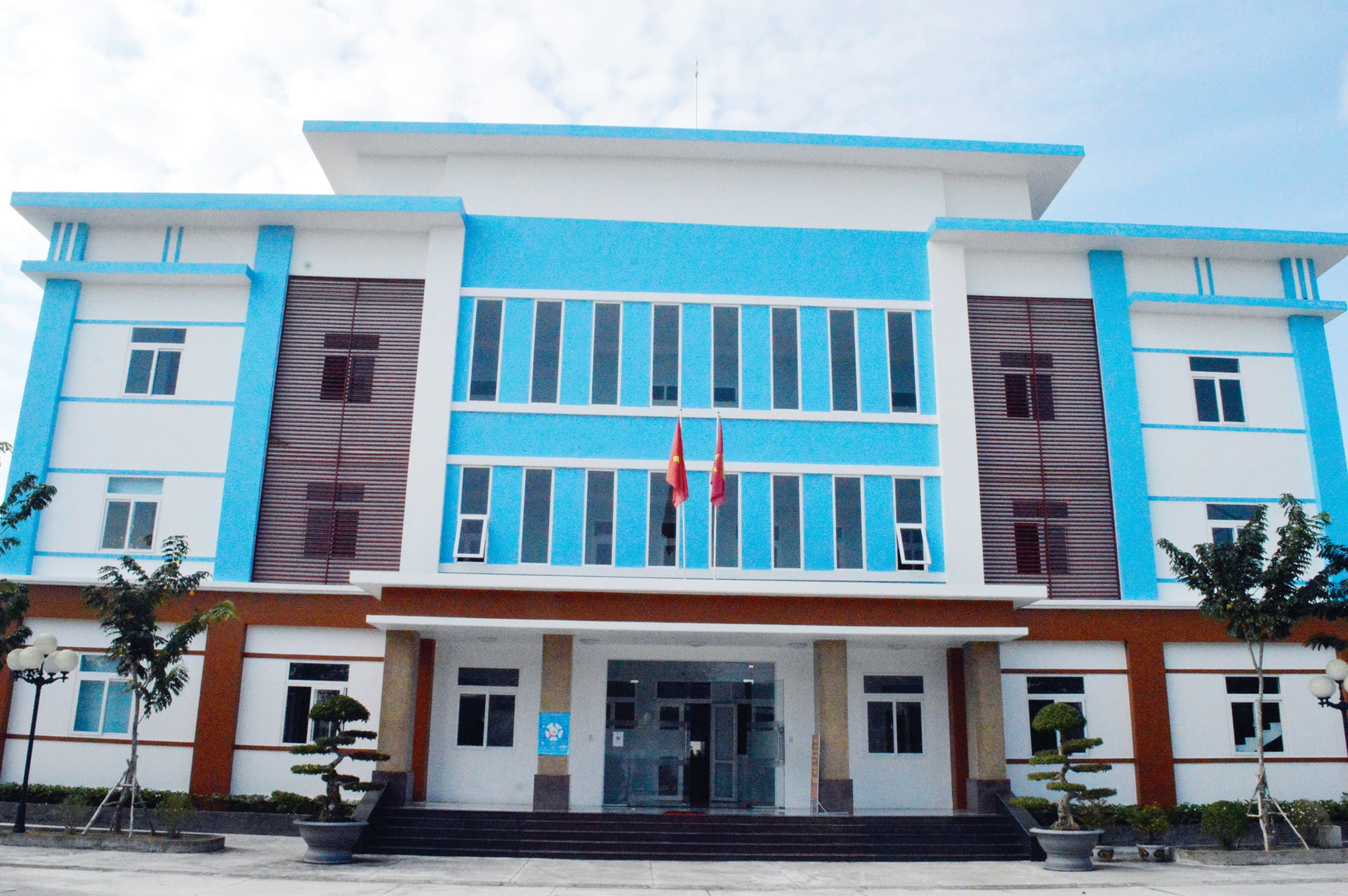 Trung tam nuoc nong thon